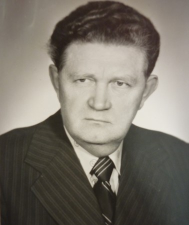 Теносаар Виктор Янович -в 70-х гг. генеральный директор "Океан-Эстрыбпром", в годы войны офицер Сов.Армии.