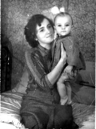 тетя Люся Подрядчикова-Любакова с сыном  Сергеем