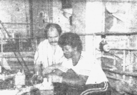 Прийменко Николай Михайлович второй механик с молодым  специалистом  из Мавритании –  БМРТ-489  28 01 1984
