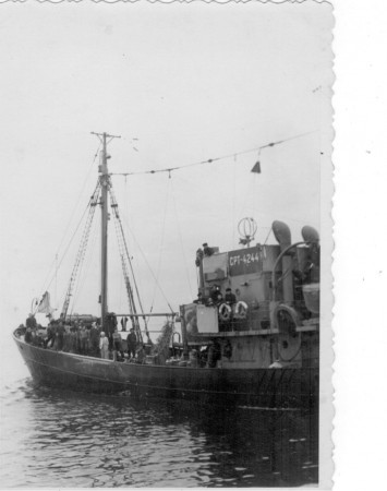 команда СРТ-4244 и Юхан Смуул в Атлантике  - 1955