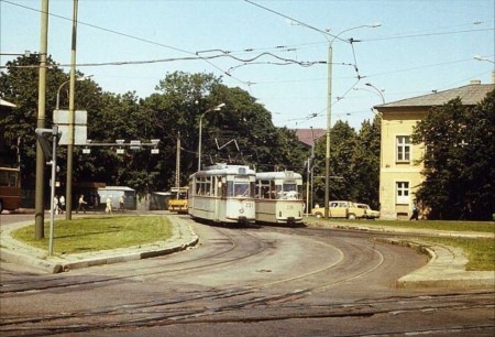 площадь Виру - а в  этих  трамваях были деревянные полы