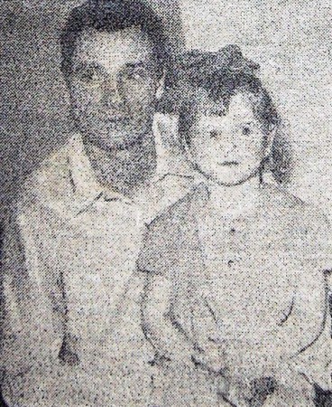 Еремеев Альберт Александрович  с дочкой, кузнец  СРЗ ЭРПО Океан 22 января 1972