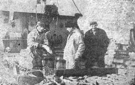 Сортировка рыбы на траулере  - СРТР-9139 22 07 1967 фото И. Онацкого