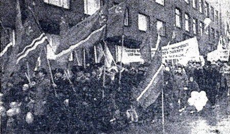 идут демонстранты ТБОРФ - 9 мая 1967 года