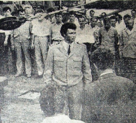 Капитан В. Прудцев рапортует перед уходом в Бангладеш  СРТР-9124  Варули 15 июля 1972