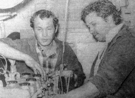 Прийт Аллик моторист и 3-й механик Андо Кульдметс (справа) и - БМРТ-604 Рудольф Сирге 06 07 1978