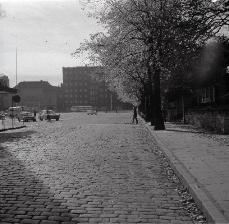 вид на Площадь Победы с улицы Харью 1973
