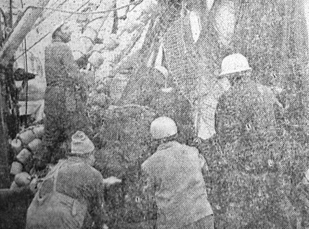 Соколов Виталий Васильевич, капитан,  и его экипаж готовятся к очередному замету - СРТР-9110 Кийпсаар  11 03 1976