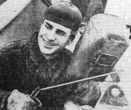 Чубинидзе Зураб электросварщик уже  7лет работает на заводе  – СРЗ ТБТФ  23 05 1969