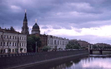 Харьков -  вид Благовещенского собора с берегов реки