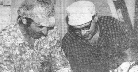 Кокоркин В. моторист и групповой механик А. Бураков проверяют ГД  на БМРТ-396 – РПК-1 18 03 1975
