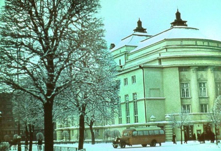 автобус  у  Концертного  зала Эстония   - 1939