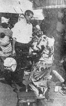 Бaтеев Виталий кочегар на одной из улиц Дакара - БМРТ-355 Антон Таммсааре  01 03 1967