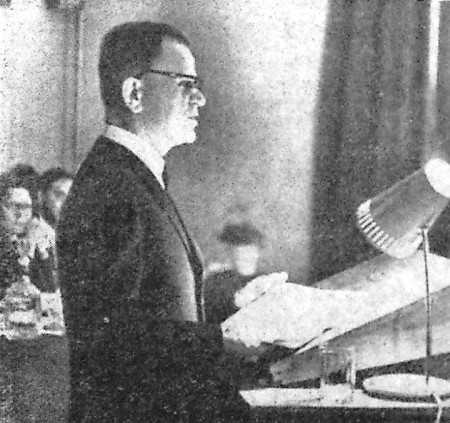 С отчетным  докладом  выступает секретарь   парткома И. О. Феофанов - 13 12 1967