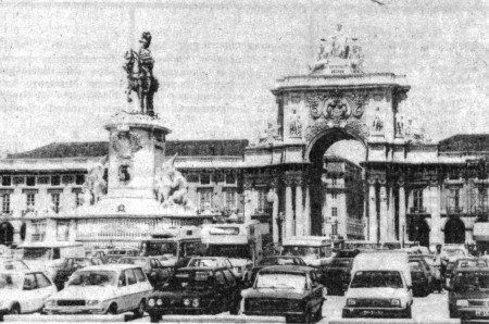 Коммерческая или Торговая площадь — одна из наиболее старинных и красивейших площадей Лиссабона - БМРТ-605  Мыс Челюскин  05 09 1991