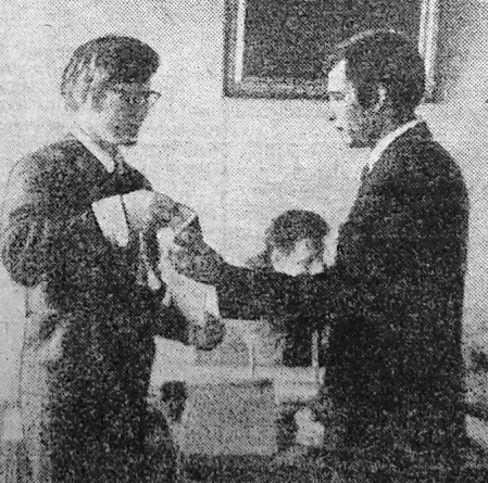 Маркс Ян  секретарь  комитета комсомола рыбопромыслового флота слева  - 07  09 1972