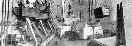ТР Нарвский залив на разгрузке в порту  29 августа 1971