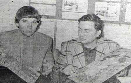Бойко Федор матрос  и электрик  Эдуард  Томашин  со своими поделками - БМРТ-246  Антс Лайкмаа 29 11 1977
