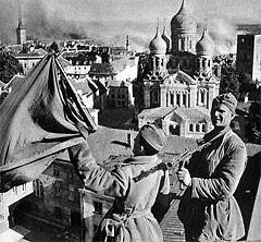 Советские солдаты в Таллинне. 22 сентября 1944 г