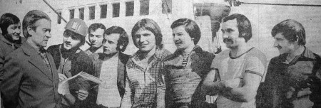 Тонксон Юхан  (второй слева)  со своей бригадой -  БМРТ-253  МАРТ СААР  20 09 1977