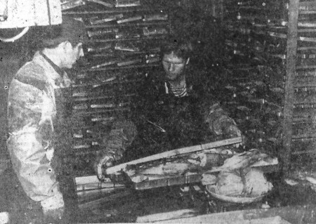 Взвешивание рыбы, расфасовка и укладка на противни и в тележки  - БМРТ-227  Аугуст Алле 21 сентября 1968