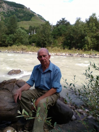Шороп Олег Николаевич на отдыхе у реки