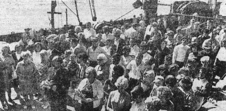 Митинг посвященный трудовым достижениям  экипажа во время встречи  БМРТ-333 в ТМРП – 22 06 1969