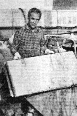 Юдеман В. рыбмастер укладывает гофротару – БМРТ-250  Яан Коорт 11 11  1971