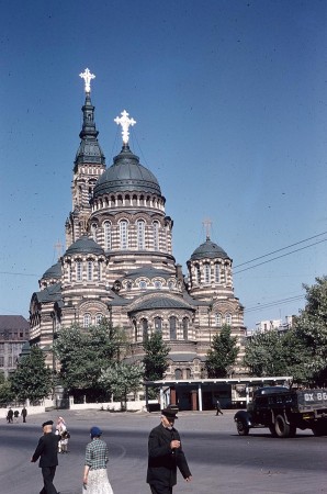 Харьков -  вид  куполов  Благовещенского  собора