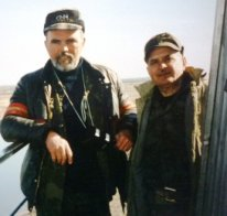 Кожевников  Владимир Викторович слева, справа Иван Васильевич Суслин- механик