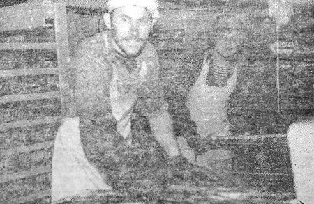 Матросы-рыбообработчики за работой. –  БМРТ-474 Оскар Сепре 28 08 1975