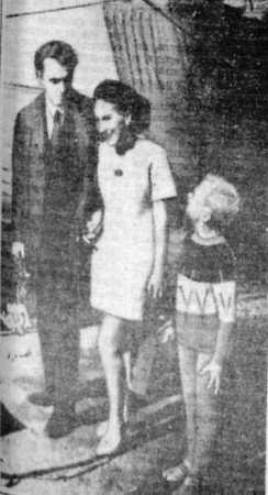 Ханикат Э. -  2-го помощника СРТ 4425 встретили жена и сын из Хаапсалу 12 августа 1970
