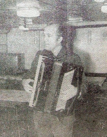 Тамман Венда играет  на аккордеоне - БМРТ  Март Саар 12 декабря  1978
