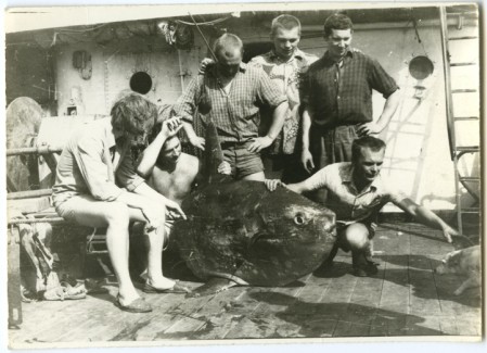 моряки в Мексиканском заливе во время тралений - СРТР-9122 Клоога  1963