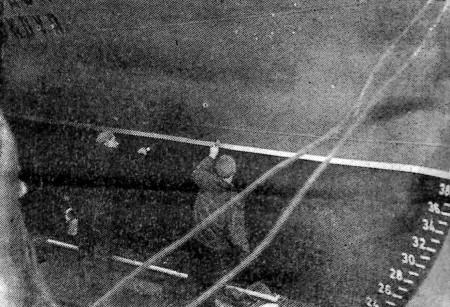 Белов  боцман и Калинин  матрос за  покраской судна 30 11 1962