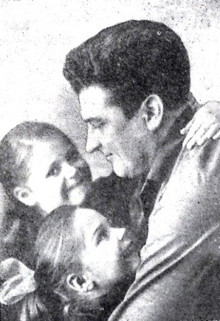 Токарчук   Николай  повар с дочками Маринкой и Аленкой - 28 май 1966 года