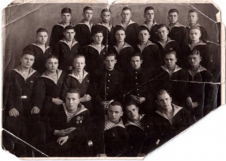 1й взвод Таганрогской школы юнг. 1948 г. Предоставлено любезно Левокичем В.В.