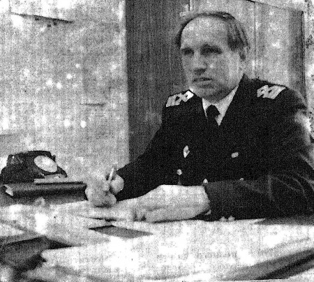 Рыжков Виктор заместитель председателя профкома ПО  Эстрыбпром  - 05 10 1989