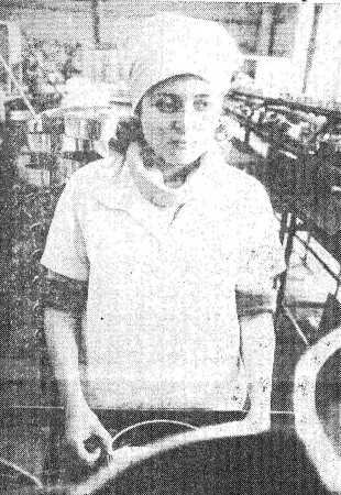 Скорописова Зоя рыбообработчица  в пресервном цехе холодильника  Эстрыбпром – 31 03 1987