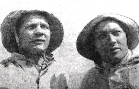 слева курсант  ТМУРП  В.  Швырев и  боцман  К. Трост - октябрь 1966 год