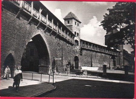 Таллин  башня Сауна   и Кульдяла, старинная  городская стена