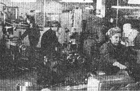 Хорошо идут дела в нынешнем году у станочников судоремонтного завода -  Эстрыбпром  17 02 1983 Фото  В. Тракса.