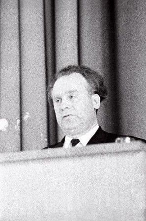 парторг объединенияя  Николай Митюрев в 1971 году