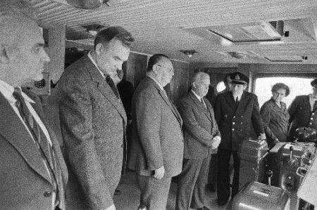В. Пикат  среди членов Правительства Эстонии на приемке РТМС "Секстант" 1981