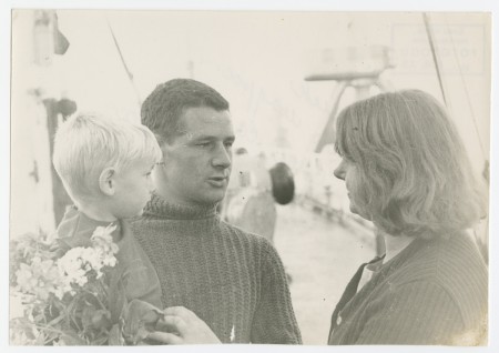 Сорокин старший матрос с семьей - ТР Иней 1967