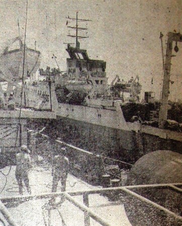 БМРТ-606 Мыс Арктический. Он доставил морякам Боры долгожданную почту - декабря  1978
