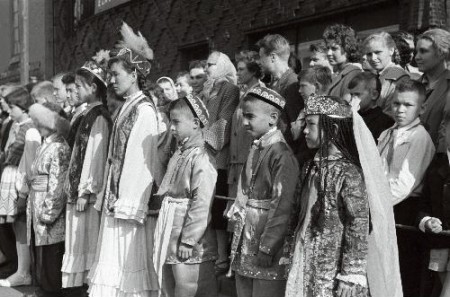 Братские делегации парада советских пионеров в Эстонии -  V Республиканский сбор в 1962 году
