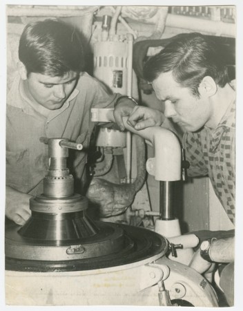 Хинно Уно 4-й механик и курсант Талинской мореходки Маанди Карл на практике - ПБ Фридерик Шопен  1966