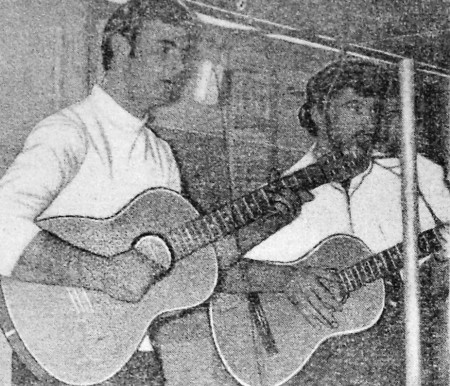 Женов Юрий кочегар и Ясько Александр матрос создали дуэт гитаристов - БМРТ-396 Иоханнес Рувен  05 09 1971