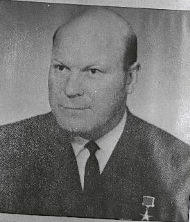 Агеев Иван  Александрович  капитан   БМРТ  Юхан  Сютисте   1961  год